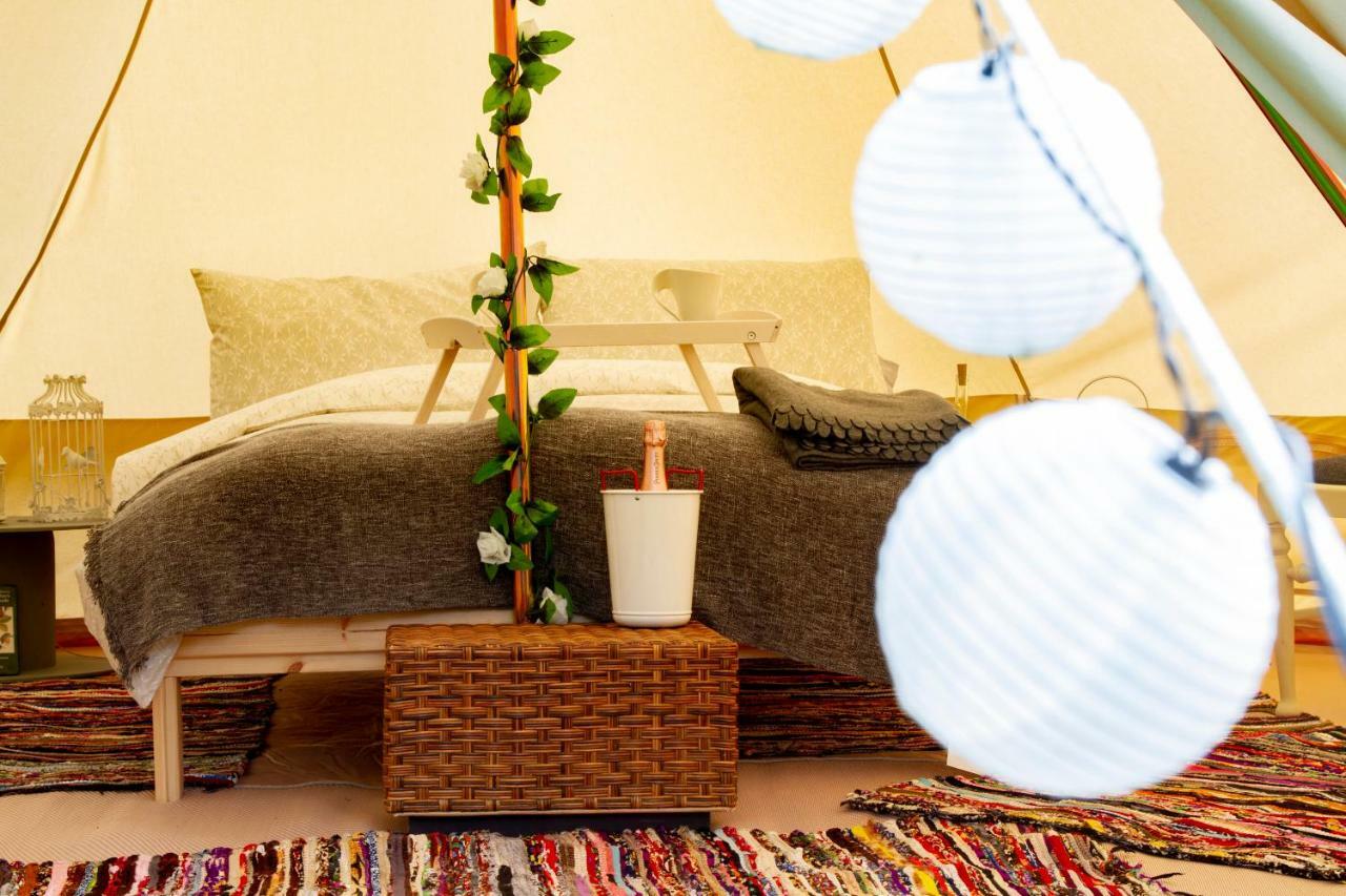 Hotel Lloyds Meadow Glamping Chester Esterno foto