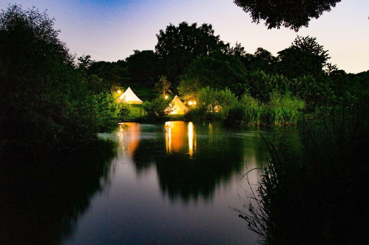 Hotel Lloyds Meadow Glamping Chester Esterno foto